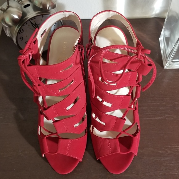 ROCK & REPUBLIC | Caged Heels | NWB | 1687 - Picture 3 of 3